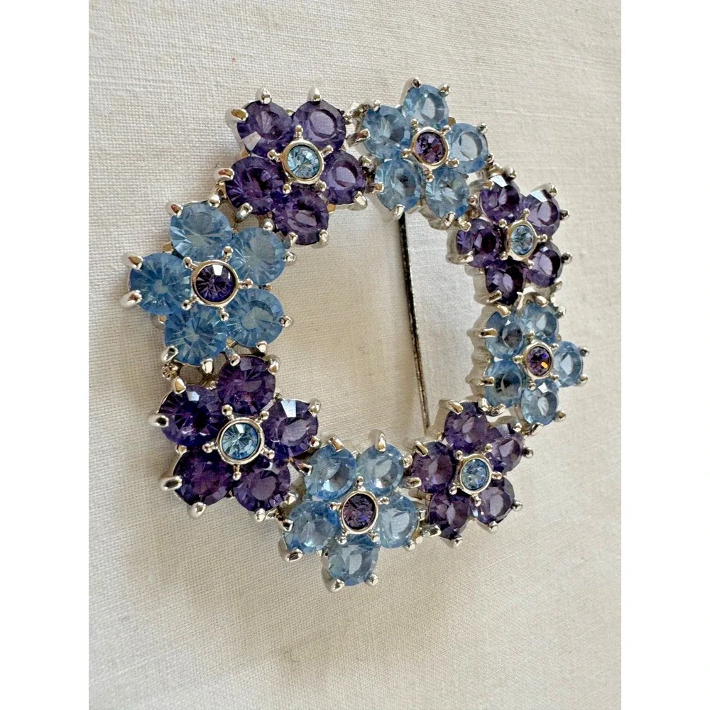 Nolan Miller Light Blue Lavender Crystal Flower Floral Brooch Round Signed